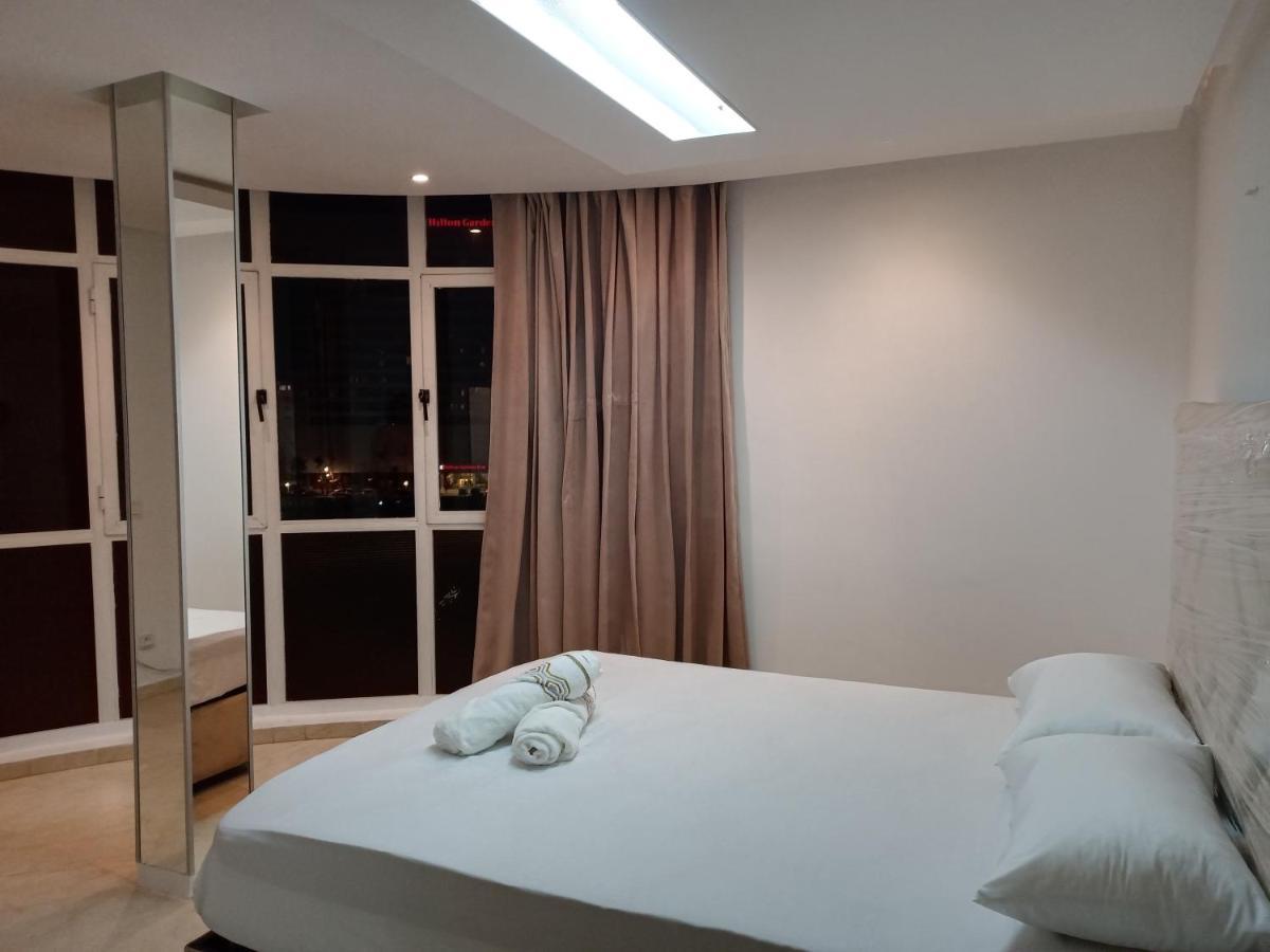 Amazing Appartement Au Centre Ville En Face Hilton & Gare Train De Tgv De Tanger Exteriör bild