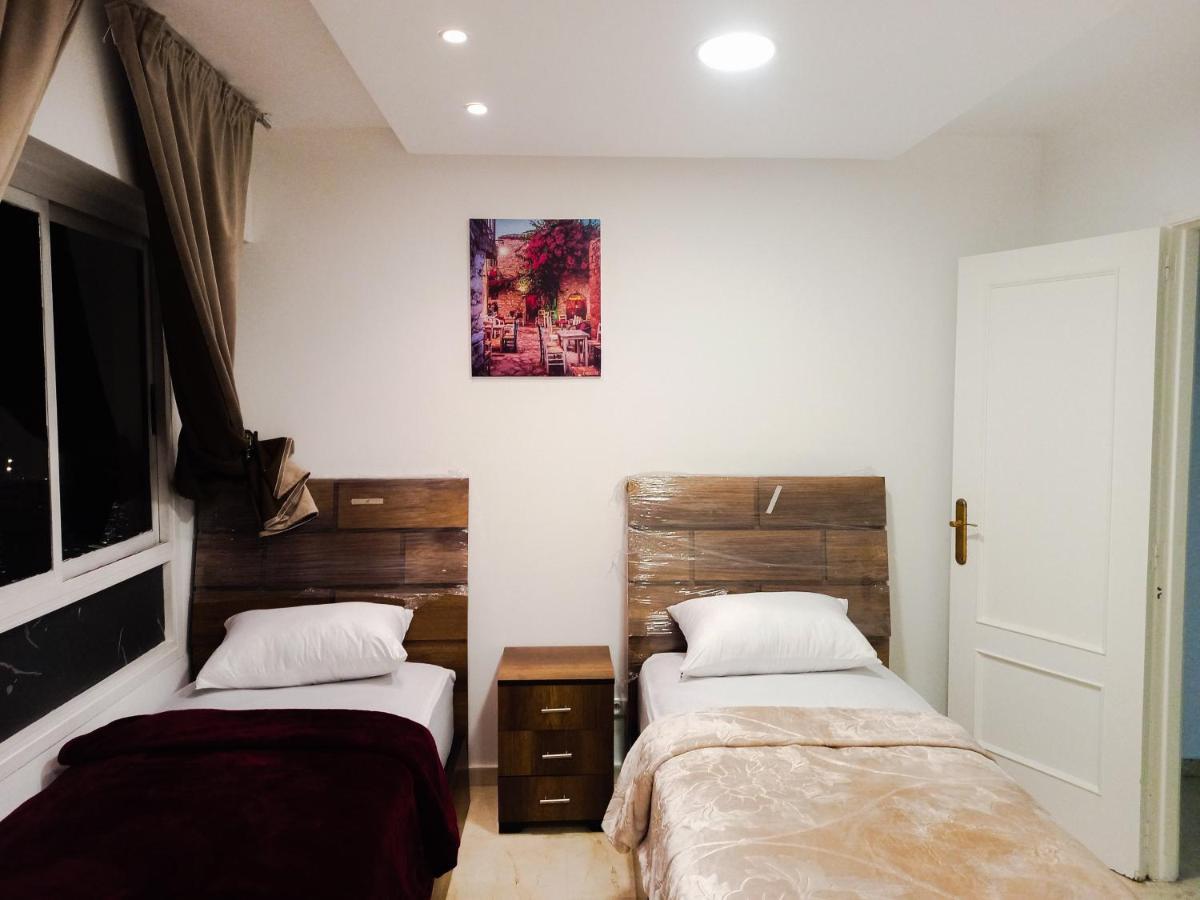 Amazing Appartement Au Centre Ville En Face Hilton & Gare Train De Tgv De Tanger Exteriör bild
